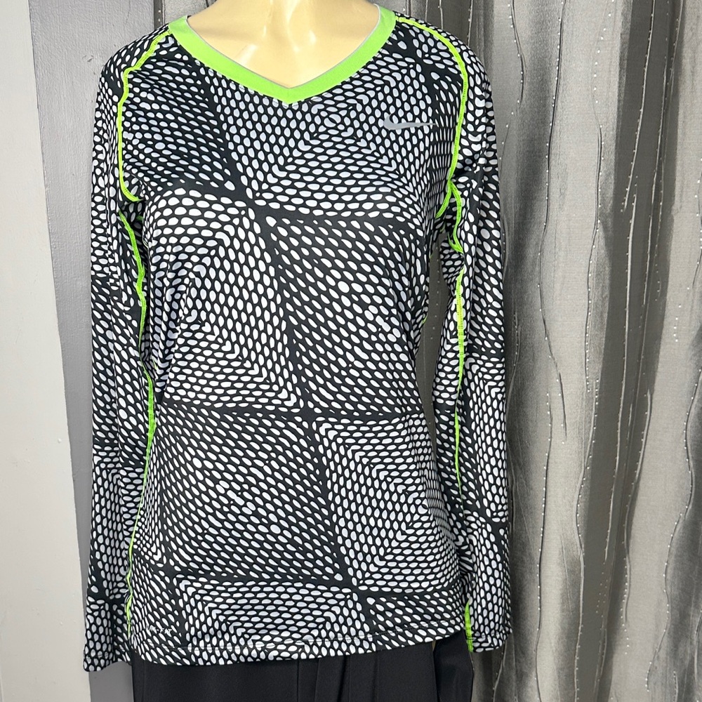 Nike Women’s Sz L  Black and Gray Long Sleeve Top with Green Accents